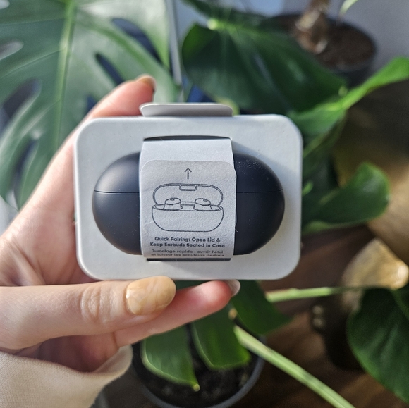 New Beats Solo Buds True Wireless Bluetooth Earbuds - Picture 2 of 10